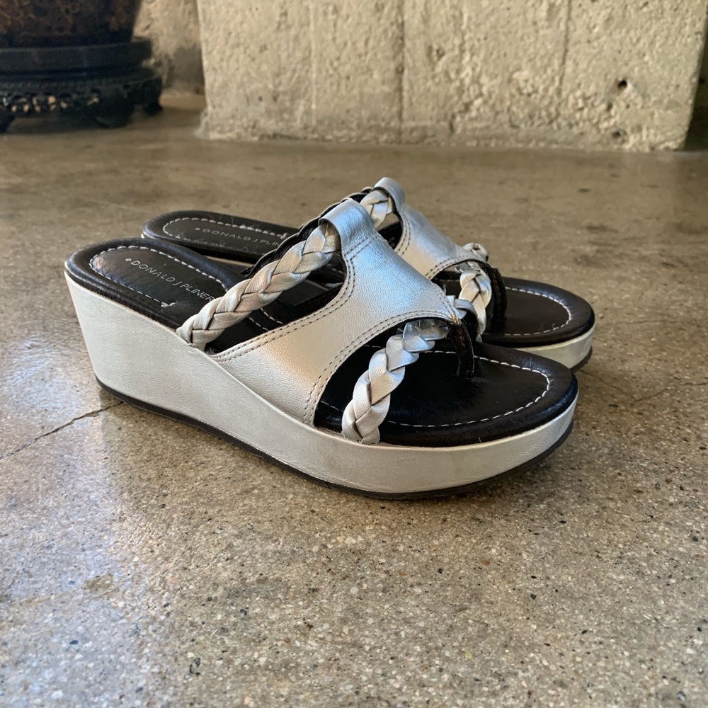 Vintage 90s y2k platform silver alien sandal